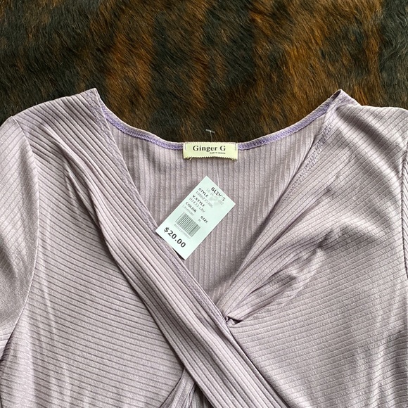 Cropped Light Purple Criss Cross Top- Size M - Picture 3 of 3